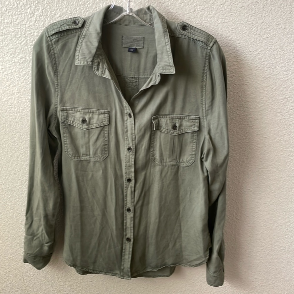 Universal Thread Army Green Shirt - Size XS